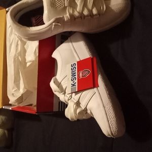 K-Swiss, kids 4,white on white